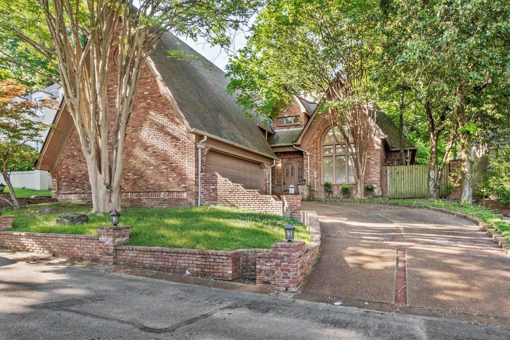 6373 S MASSEY HILL DR, Memphis, TN 38120