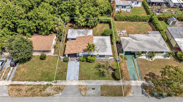 835 NW 84th St, Miami, FL 33150