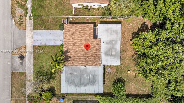 835 NW 84th St, Miami, FL 33150