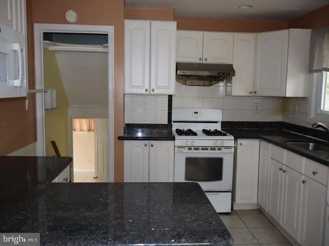 1438 DORIS RD, Abington, PA 19001
