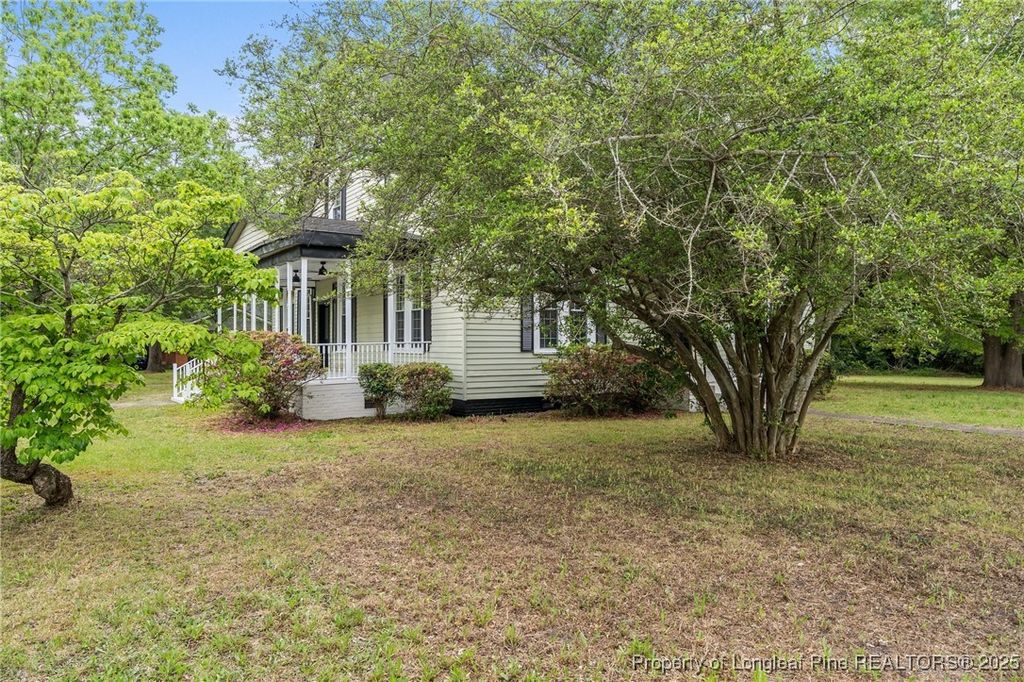 301 W Central Street, Maxton, NC 28364 — photo 38