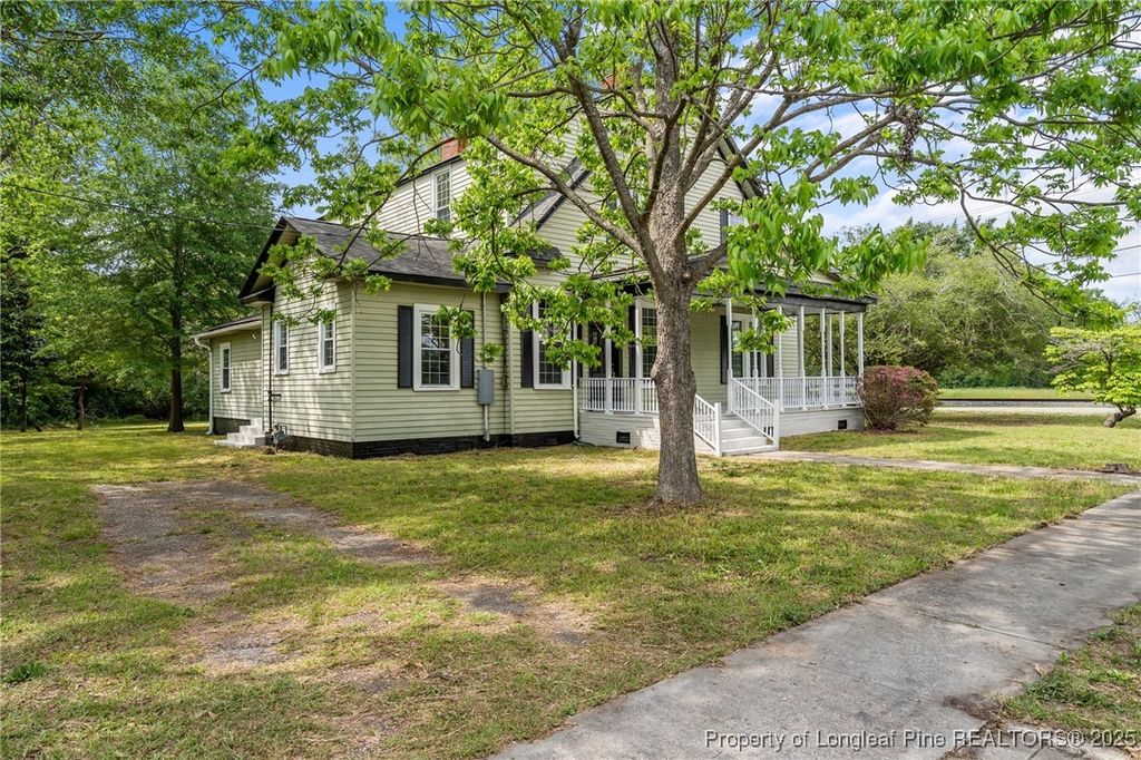301 W Central Street, Maxton, NC 28364 — photo 40