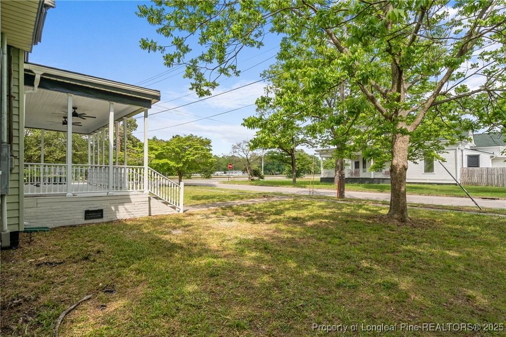 301 W Central Street, Maxton, NC 28364 — photo 41