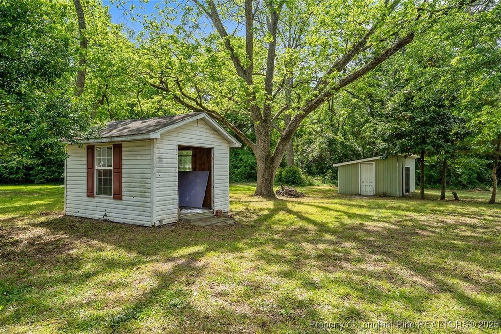 301 W Central Street, Maxton, NC 28364 — photo 43