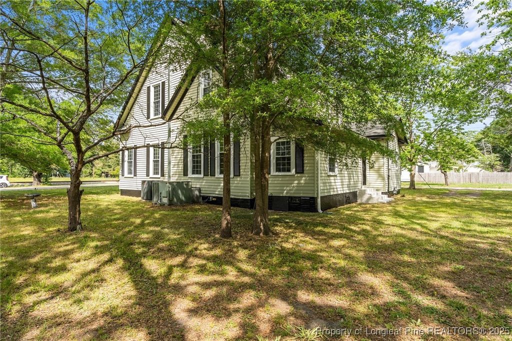 301 W Central Street, Maxton, NC 28364 — photo 44