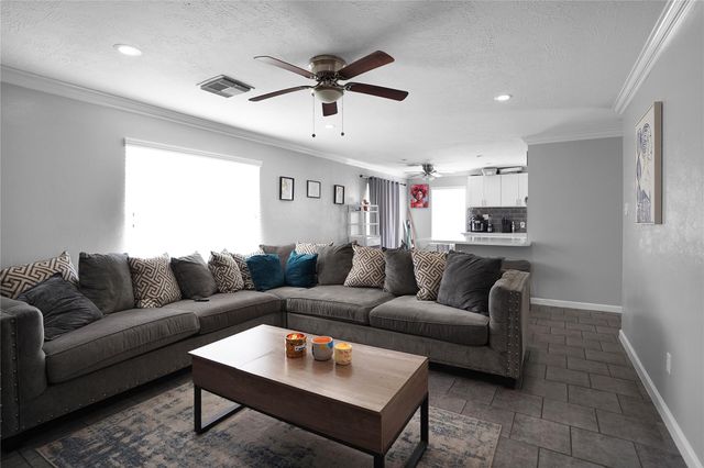 1833 Glenwild Drive, Missouri City, TX 77489