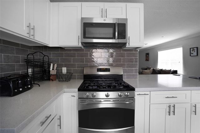 1833 Glenwild Drive, Missouri City, TX 77489