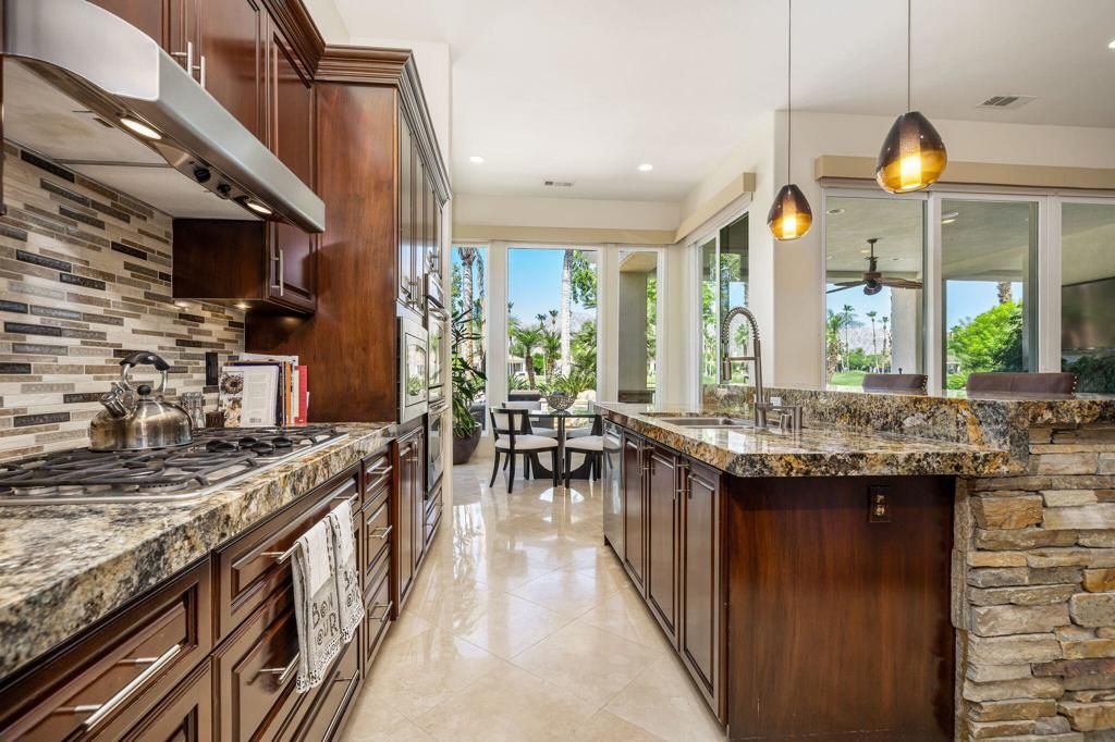 Image 19 of property listing at 56063 Winged Foot, La Quinta, CA 92253