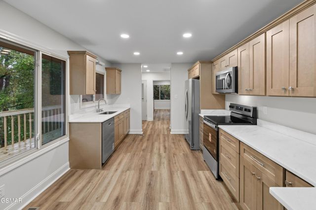 3320 Hazelwood Court, Baneberry, TN 37890