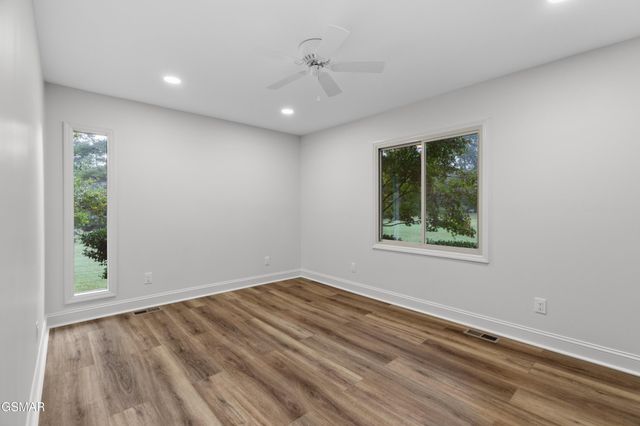 3320 Hazelwood Court, Baneberry, TN 37890