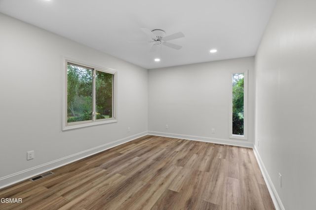 3320 Hazelwood Court, Baneberry, TN 37890