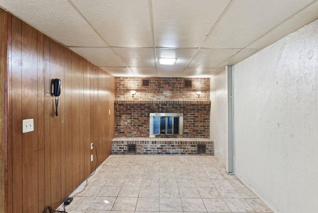 928 S Doreen St, Wichita, KS 67207