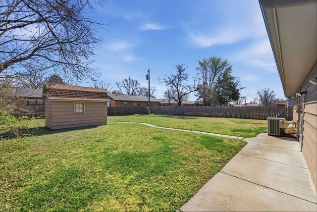 928 S Doreen St, Wichita, KS 67207
