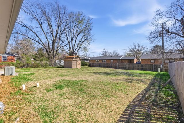 928 S Doreen St, Wichita, KS 67207