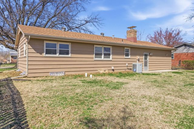 928 S Doreen St, Wichita, KS 67207