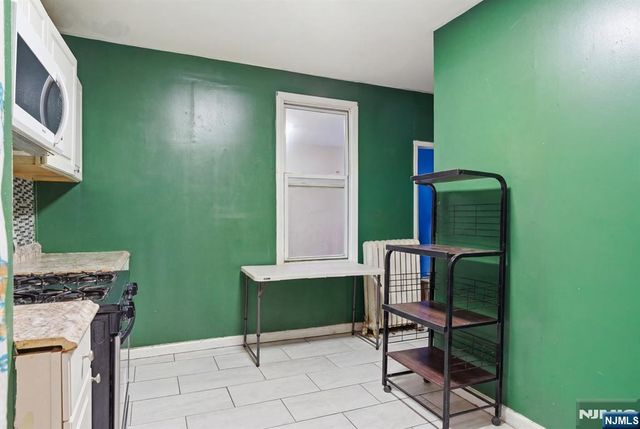 29 Victoria Avenue, Newark, NJ 07104