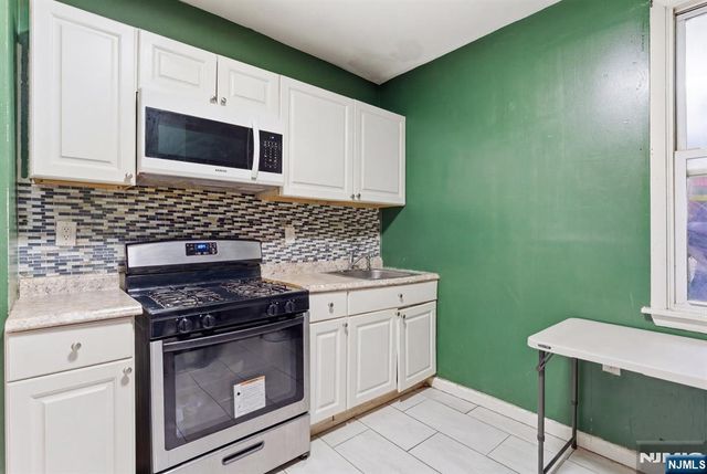 29 Victoria Avenue, Newark, NJ 07104