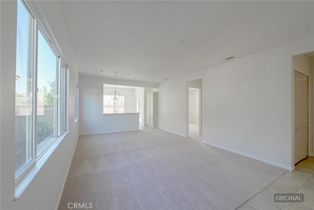 Image 8 of property listing at 19466 Crystal Springs, Apple Valley, CA 92308