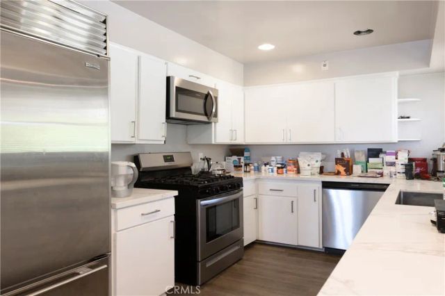 3633 Willowcrest Avenue, Studio City, CA 91604