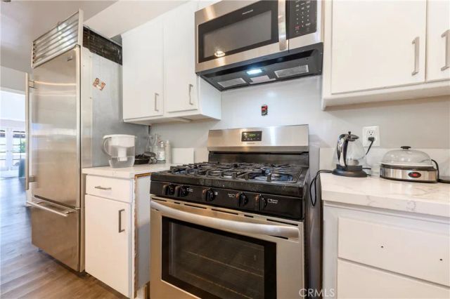 3633 Willowcrest Avenue, Studio City, CA 91604