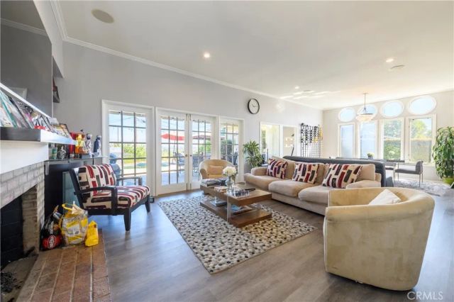 3633 Willowcrest Avenue, Studio City, CA 91604