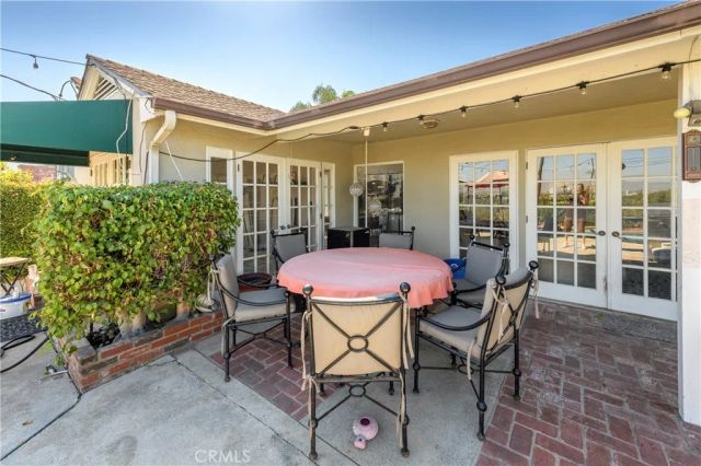 3633 Willowcrest Avenue, Studio City, CA 91604