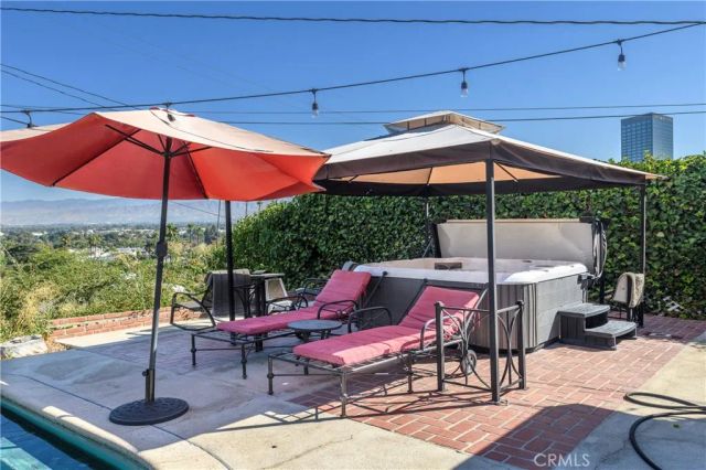 3633 Willowcrest Avenue, Studio City, CA 91604