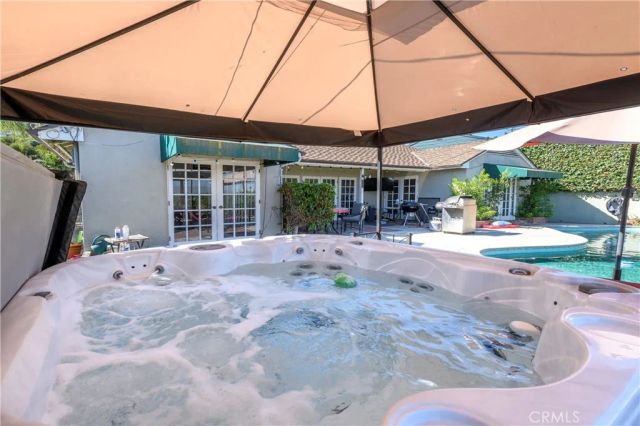 3633 Willowcrest Avenue, Studio City, CA 91604
