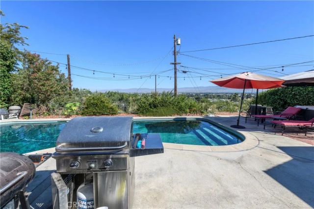 3633 Willowcrest Avenue, Studio City, CA 91604