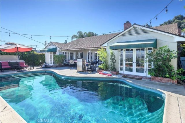 3633 Willowcrest Avenue, Studio City, CA 91604