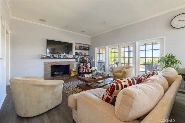 3633 Willowcrest Avenue, Studio City, CA 91604