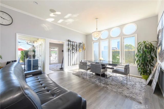3633 Willowcrest Avenue, Studio City, CA 91604