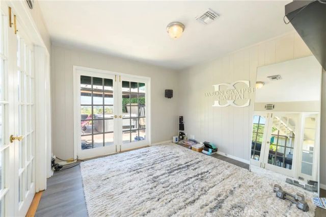 3633 Willowcrest Avenue, Studio City, CA 91604