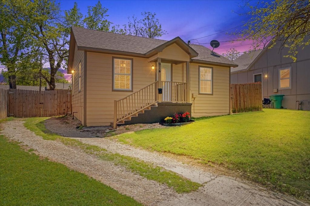 914 W Pecan Street, Sherman, TX 75092