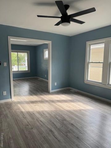 6624 Sw Barton Street, Detroit, MI 48210