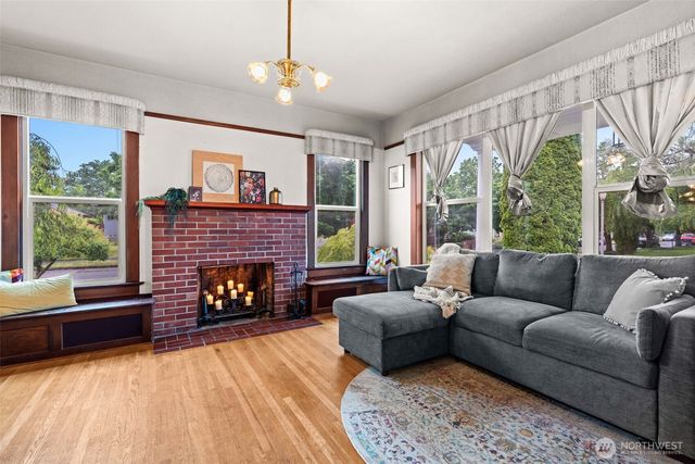 801 N Junett St, Tacoma, WA 98406