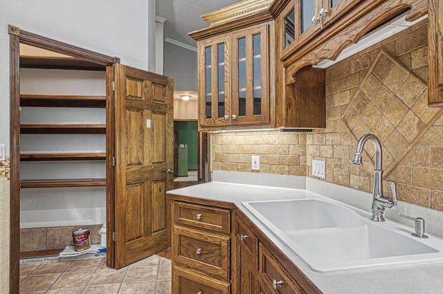 2 Guindola Circle, Hot Springs Village, AR 71909