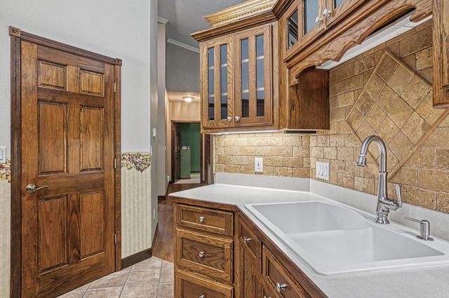 2 Guindola Circle, Hot Springs Village, AR 71909