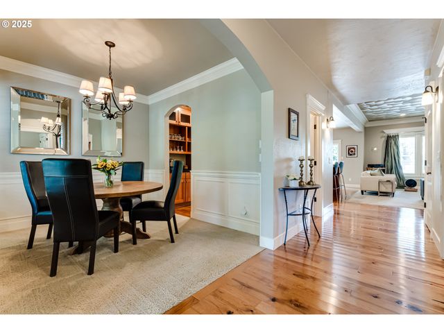 2580 Crowther Dr, Eugene, OR 97404