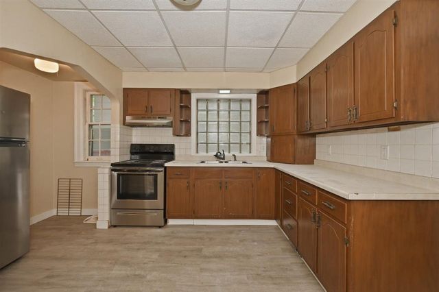611 Lincoln Parkway, Duluth, MN 55806