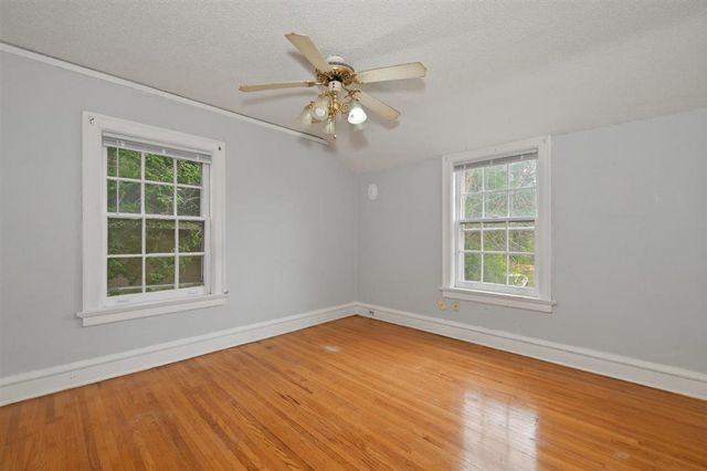 611 Lincoln Parkway, Duluth, MN 55806