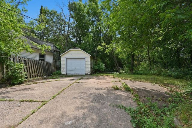 611 Lincoln Parkway, Duluth, MN 55806