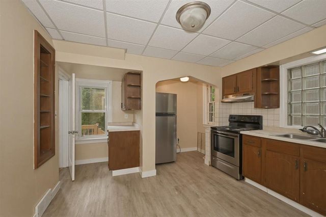 611 Lincoln Parkway, Duluth, MN 55806