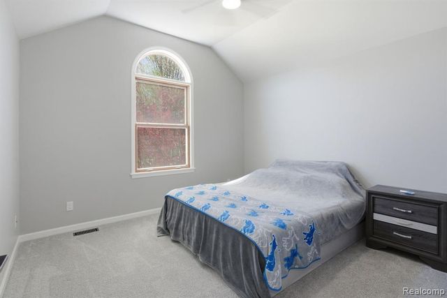 8488 Annette Avenue, Grosse Ile, MI 48138