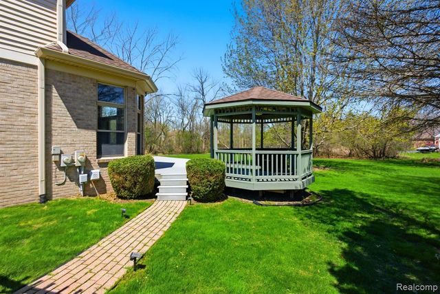 8488 Annette Avenue, Grosse Ile, MI 48138