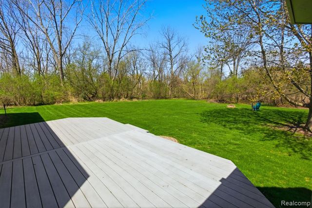 8488 Annette Avenue, Grosse Ile, MI 48138
