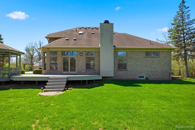 8488 Annette Avenue, Grosse Ile, MI 48138