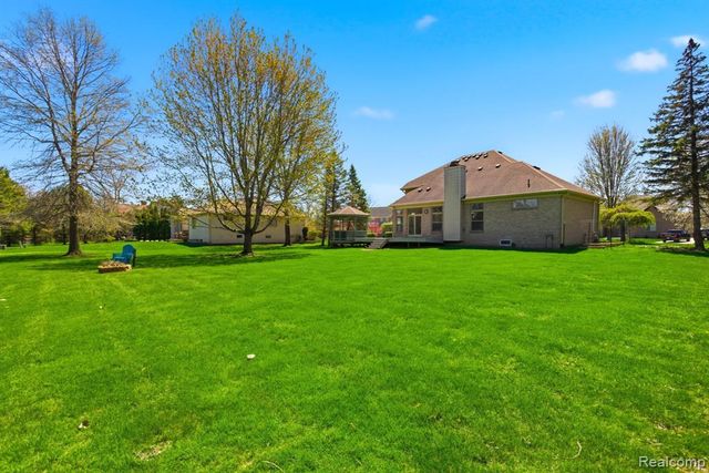 8488 Annette Avenue, Grosse Ile, MI 48138