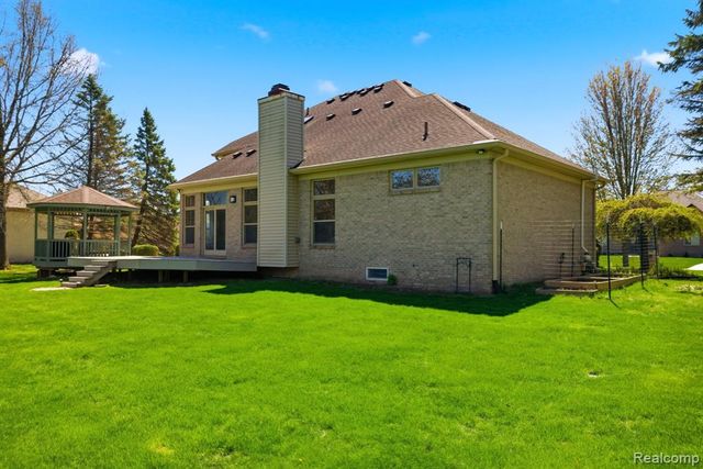 8488 Annette Avenue, Grosse Ile, MI 48138