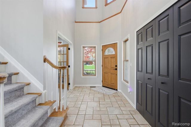 8488 Annette Avenue, Grosse Ile, MI 48138